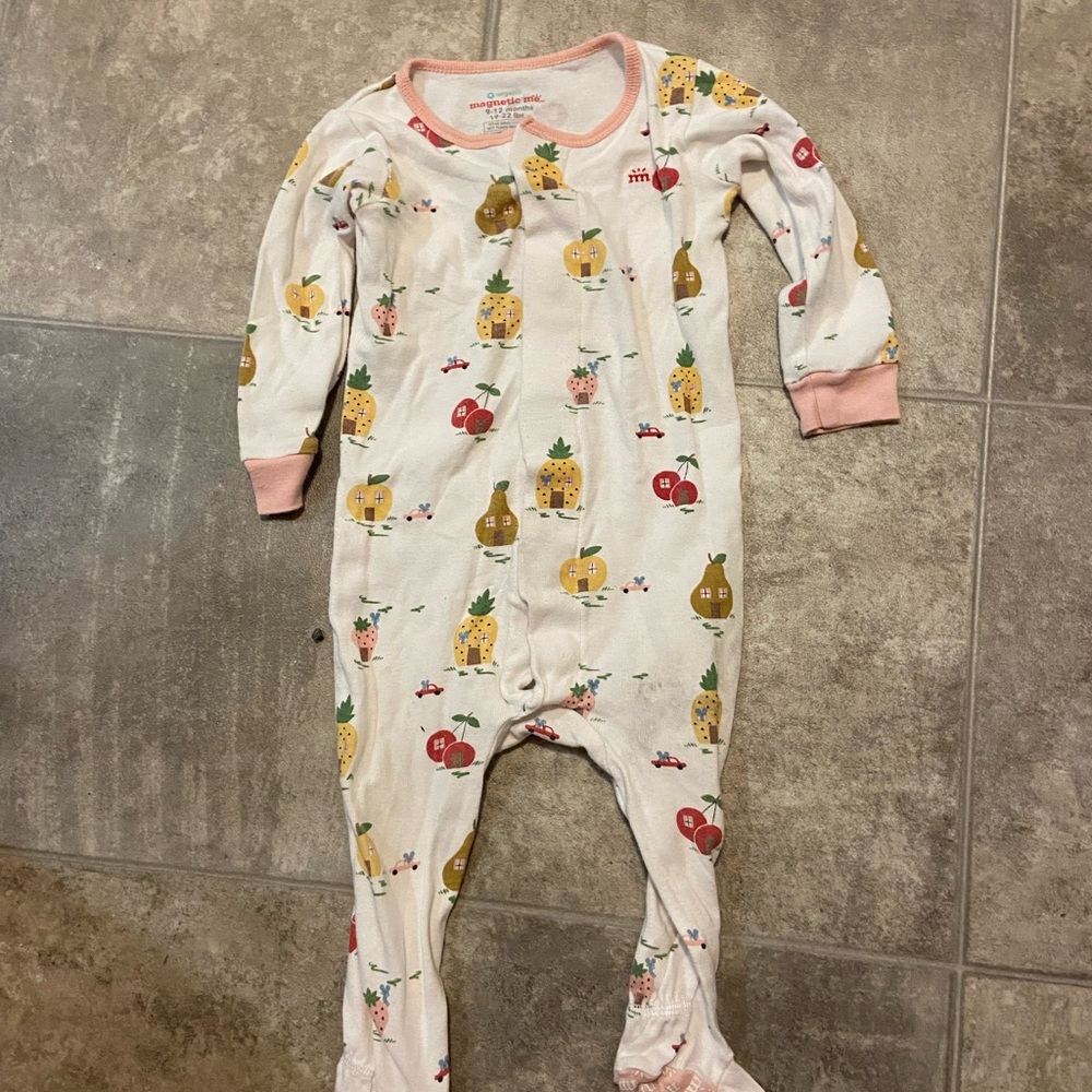 Magnetic Me Fruit sleeper